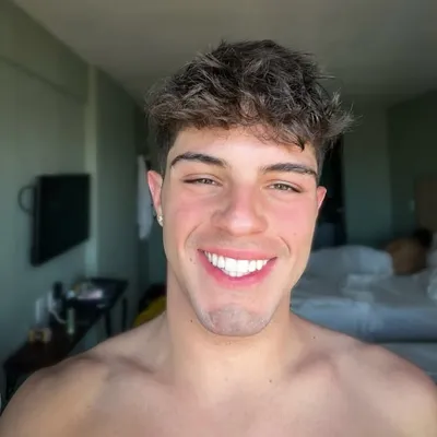 Vini Vecchi profile