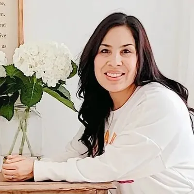 Cynthia Villegas | DOABLE & COLORFUL HOME DIY”S profile