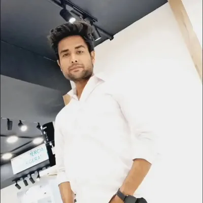 Vini Thakur profile