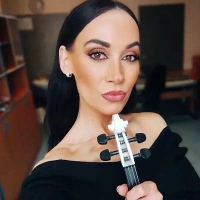 Violinist Andrea Jiskrová Čížkovská profile