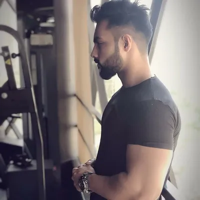 Viraj Parekh🇮🇳 profile