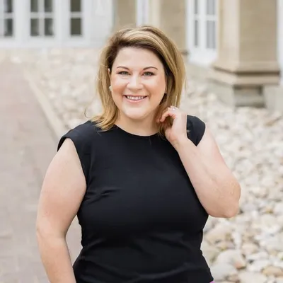Megan | Social Media Manager - Virtual Assistant profile