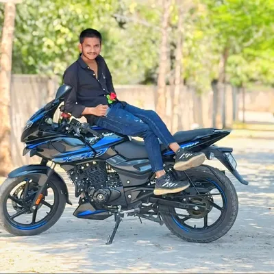 VISHU GOZARIYA 🩵 profile