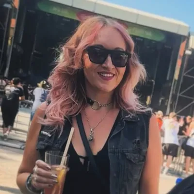 ⚡️ Ina ⚡️ profile