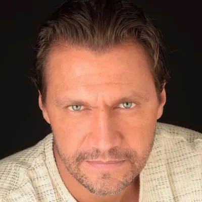 Vitor Hugo profile