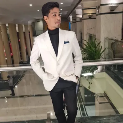 Vivek Saxena profile
