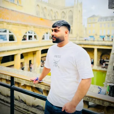 ๐ VIVEK TANEJA ๐ profile