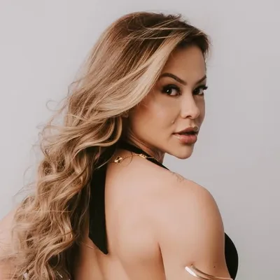VIVIANE DORNELES profile