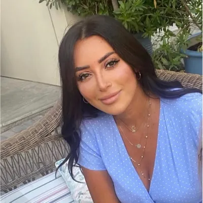 Vivian Hawat profile
