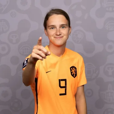 Vivianne Miedemaš // Fanpage profile