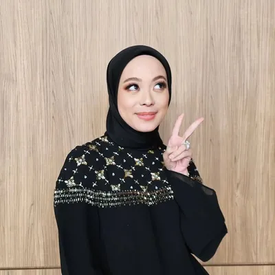 Vivy Yusof profile
