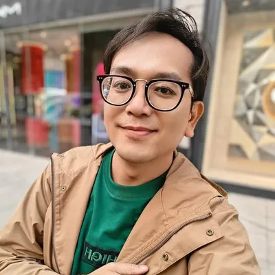 Viz Khoo profile