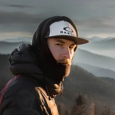 Влад, який «Однією Правою» profile