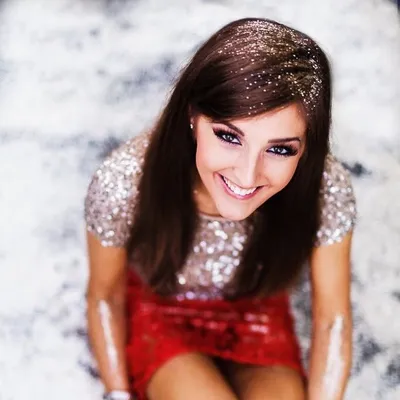 Victoria | A Gallon Of Glitter profile