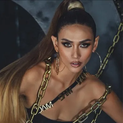 Võ Hoàng Yến profile