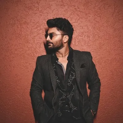 Vraj Kshatriya 🧿 profile