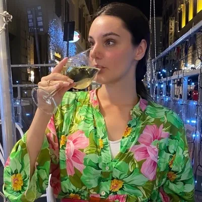 Veronika Laura B. profile