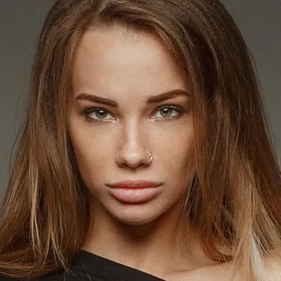 Veronika Wonka ๐ฝ SG alt Model profile