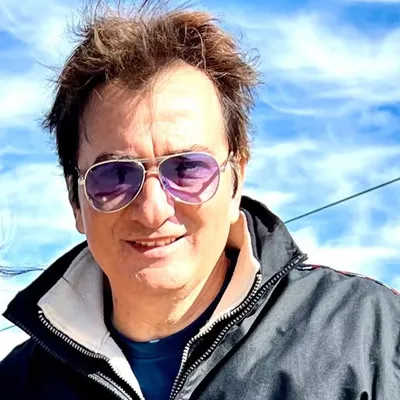 Avinash Wadhawan profile