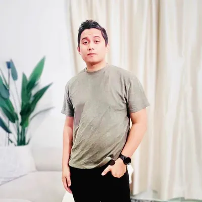 Wan Adam profile