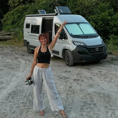 Mona | Solo Vanlife profile