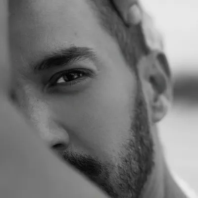 Com W profile