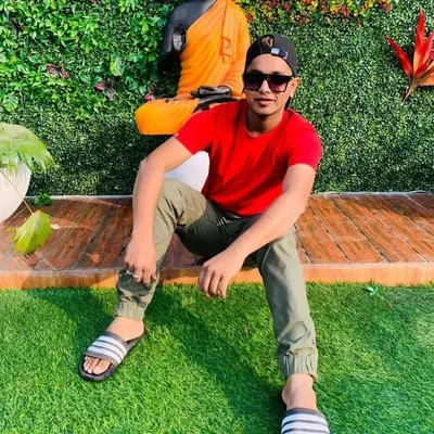 Waqar Hussain profile