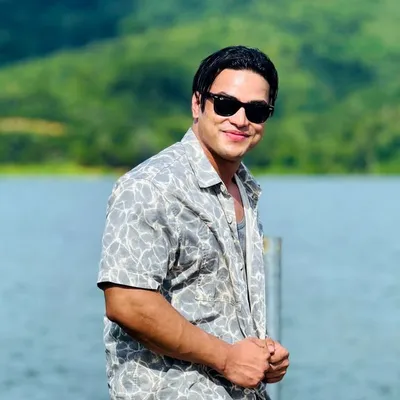 Warshim Chesam profile