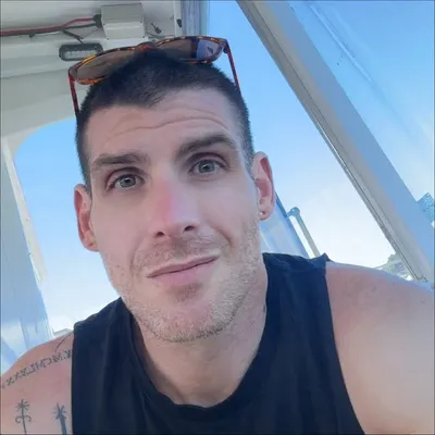 Wayne Armour profile