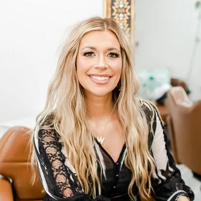 Whitney Ray 📍Lancaster, PA Bridal Hairstylist profile