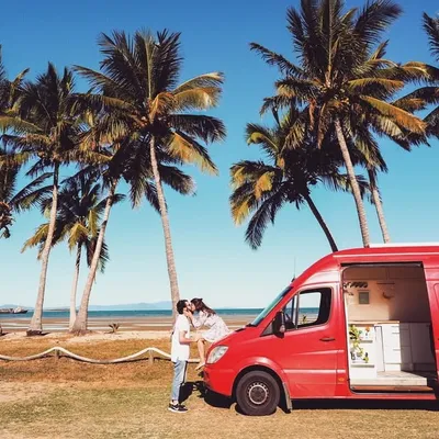 Bec & Gary ↠ Travel & Vanlife profile