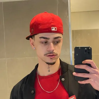 W E N D E L L profile