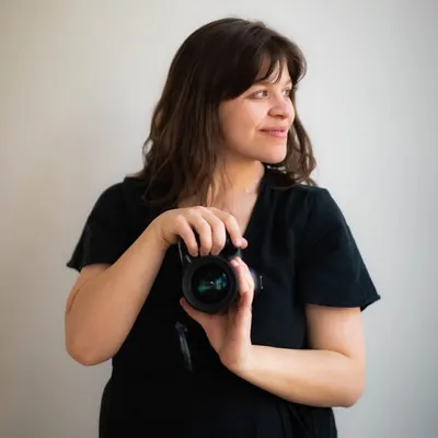 Wendy Waldrop | Cleveland Lifestyle Photographer profile