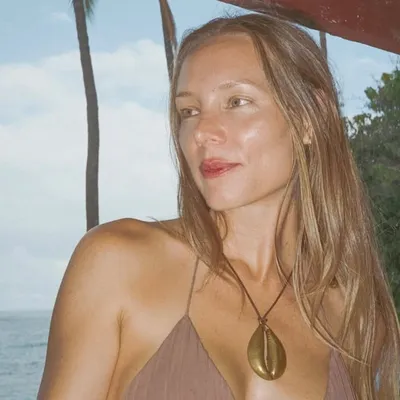 whitney de rochemont profile