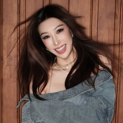 Whitney Wong profile