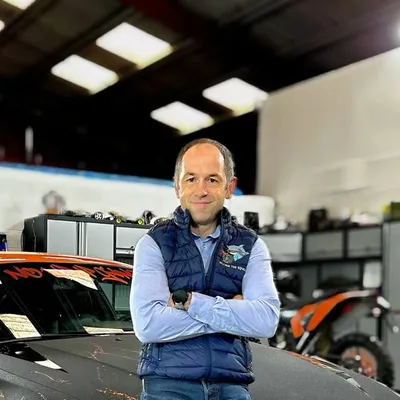 William Commercial profile