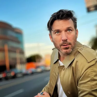 Wil Traval profile