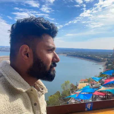 Diviak Abraham profile