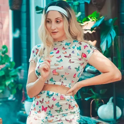 Holly Wolf profile