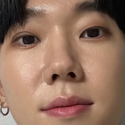 휴 (hyu) profile