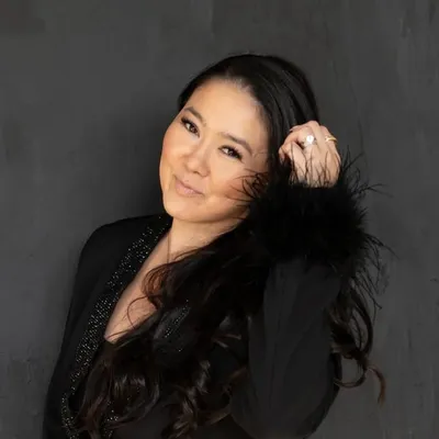 Elise | Lifestyle by design · life & travel content creator profile
