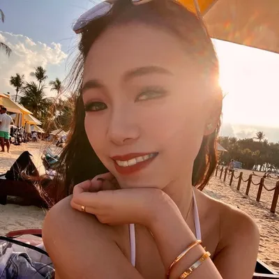 Caryn Lim profile