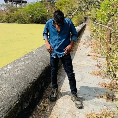 Manish Lot profile