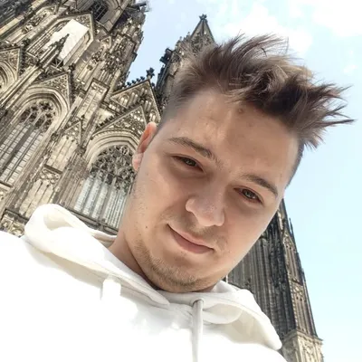 Damian Samek profile
