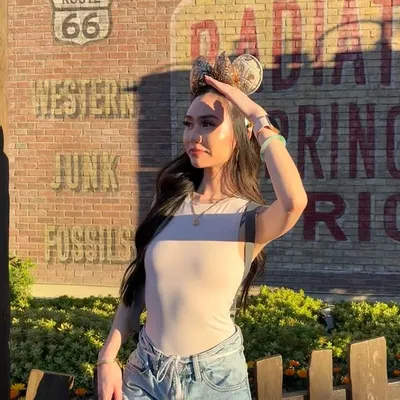 Helen Phan profile