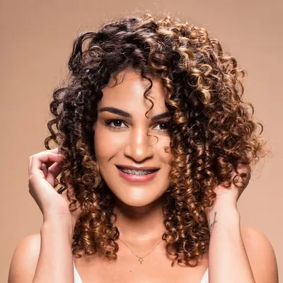 Xioylin Guzmán Especialista en rizos ➰ profile