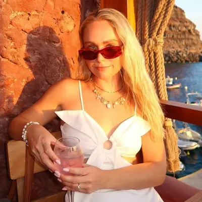 CAROLINE | TRAVEL & LIFESTYLE profile