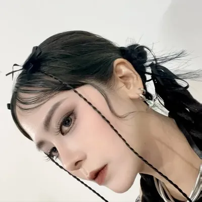 𝐜 • ཧེའི་ཤུ་ཧྭ། 🛸 小何穴画 profile