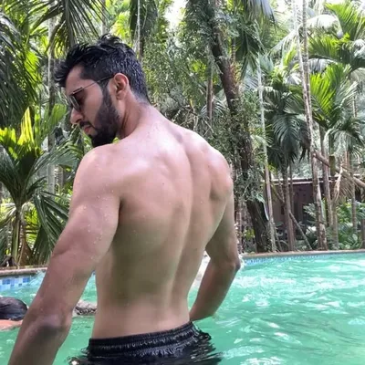 VARUN ๐ฅ profile