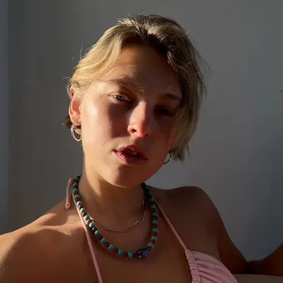 Zoe Paula profile